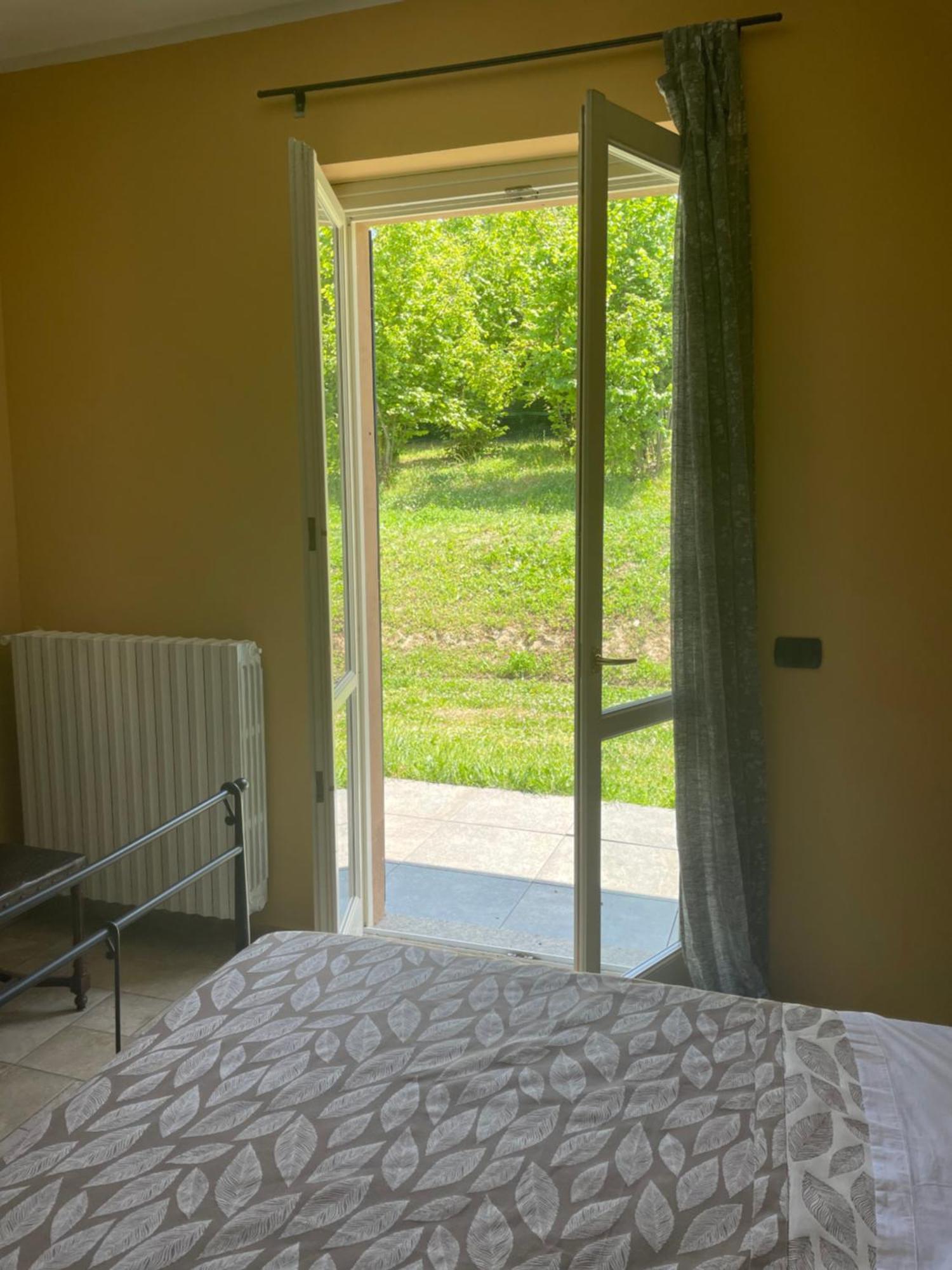 Agriturismo Cascina Anri Mango ภายนอก รูปภาพ